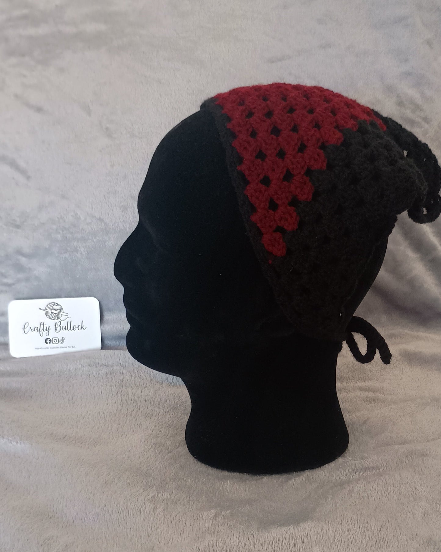 L - Red and black bandana with black boarder