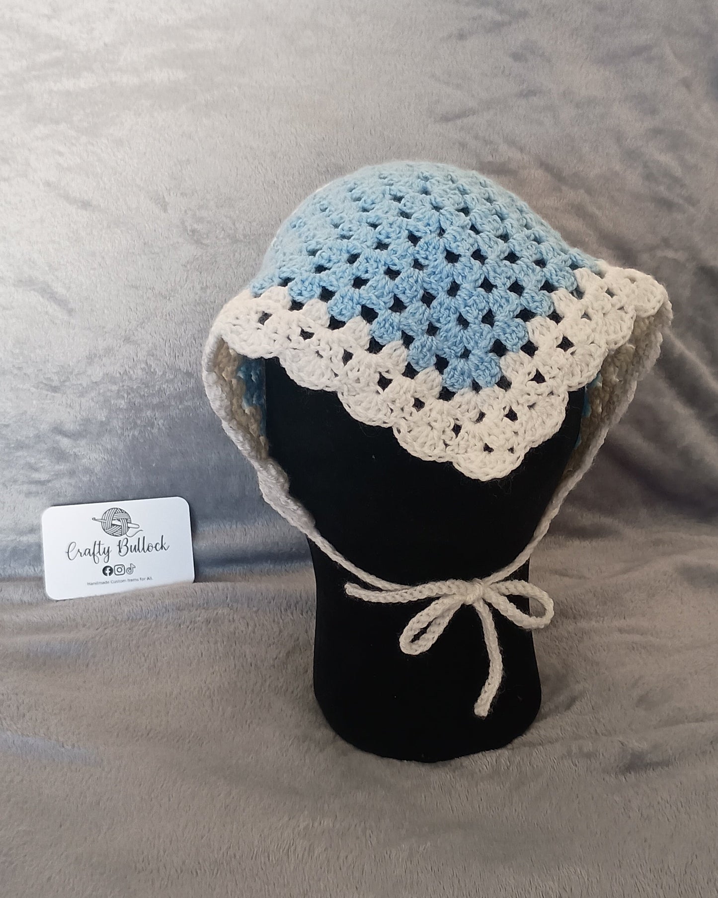 L - Baby blue bandana with white boarder