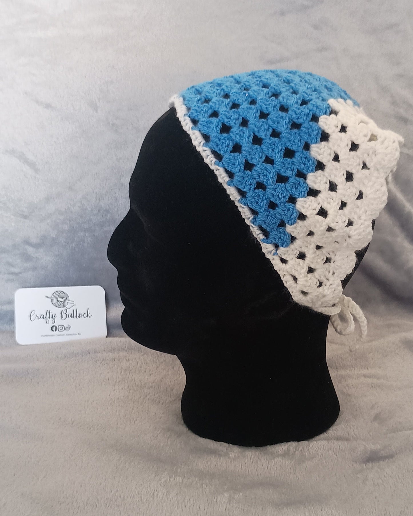 L - Blue bandana with white boarder