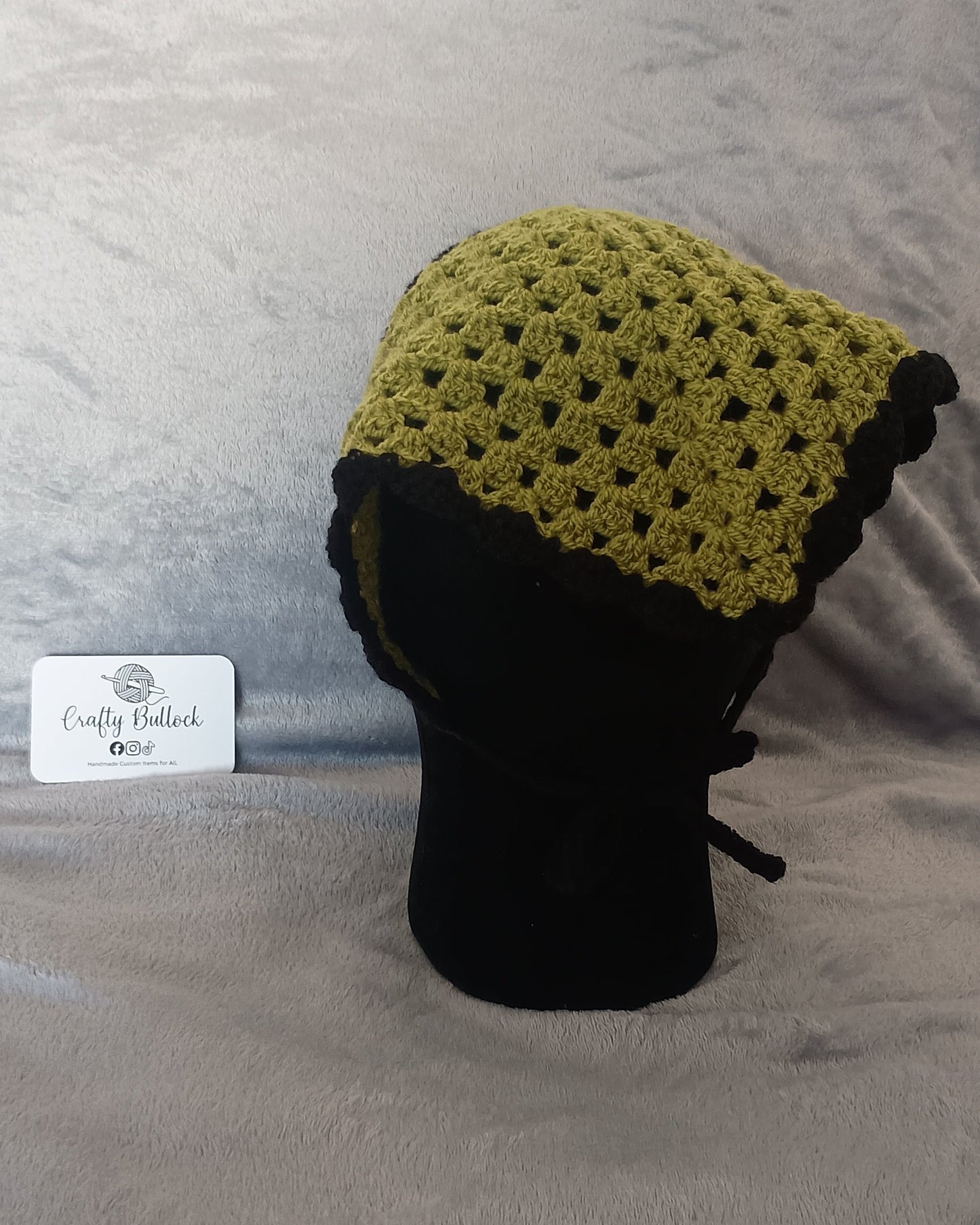 L - Olive green bandana with black boarder
