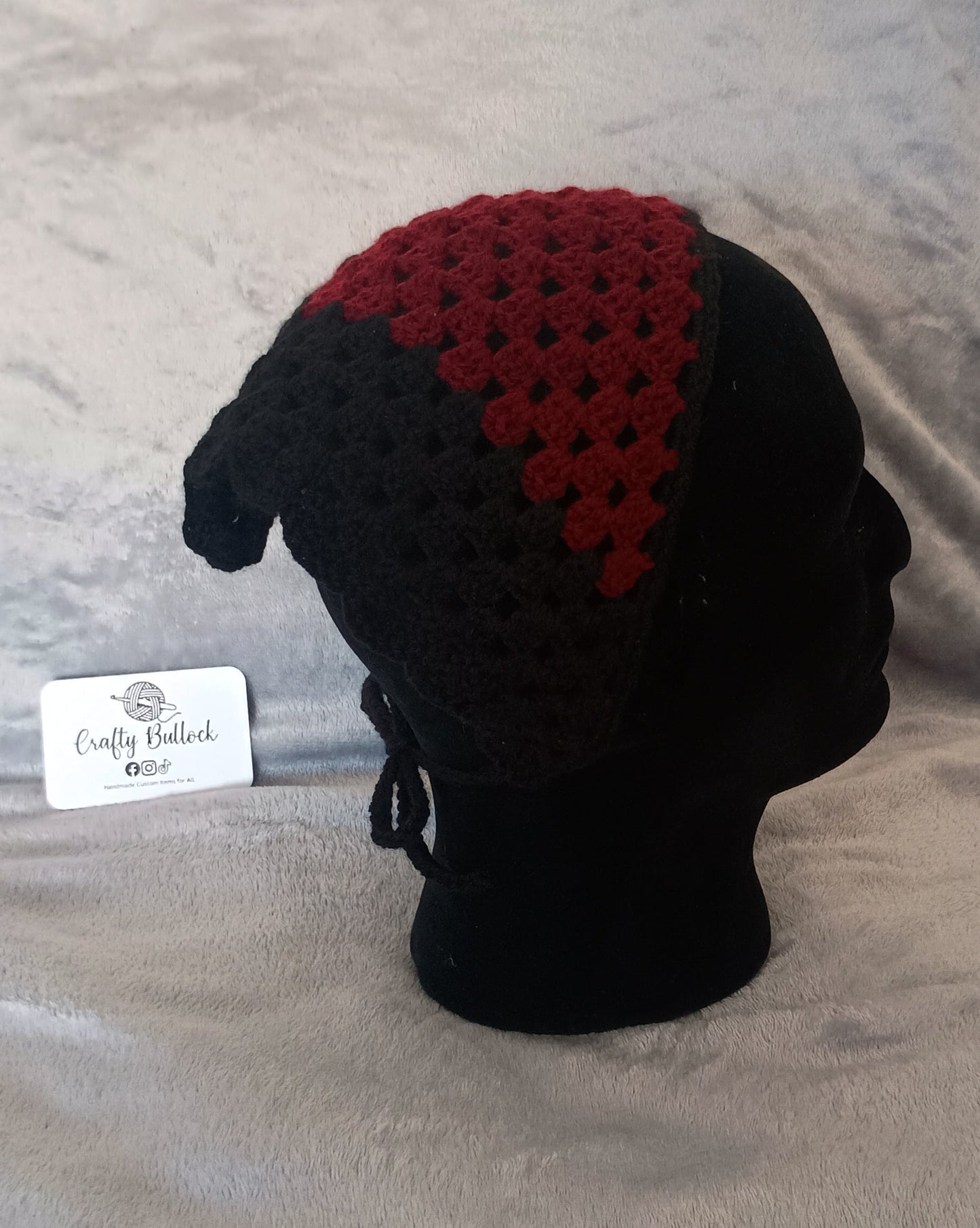 L - Red and black bandana with black boarder